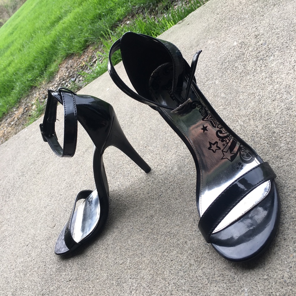 Shiney Black Brash Strappy Heels